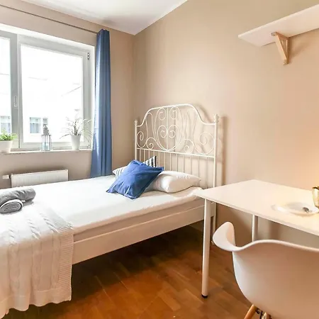 Apartament Apartament przy plaży z parkingiem - Okrzei 12 *