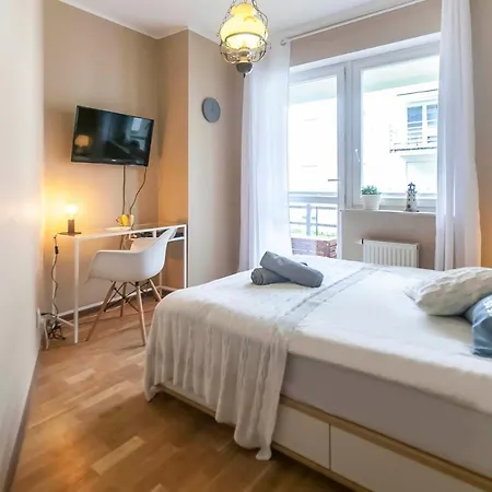 Apartament przy plaży z parkingiem - Okrzei 12 Apartament *