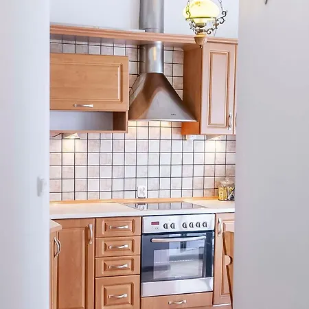 Apartament przy plaży z parkingiem - Okrzei 12 *