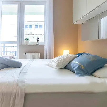 Apartament Apartament przy plaży z parkingiem - Okrzei 12 *