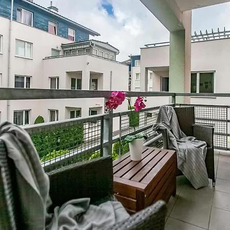 Apartament przy plaży z parkingiem - Okrzei 12 *